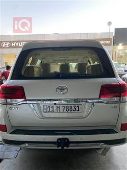 تۆیۆتا لاند کروزەر